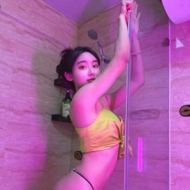 销魂淫荡翘臀小妹