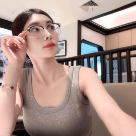 高颜值妹子