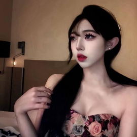 湖里水多翘臀嫩妹